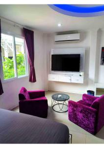 Titanic Residence-7 minute walk to the Beach