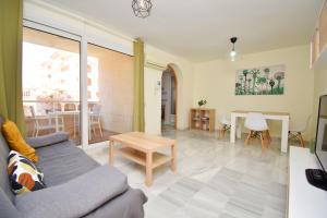 Expoholidays - Galeon 1 Dormitorio con piscina Puerto Deportivo