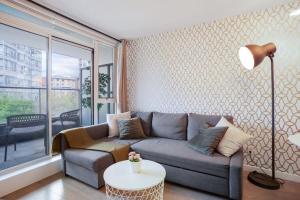 Downtown Retreat with Pool Jacuzzi and Gym near Rogers Arena - Ubytování bez kategorie ve městě Vancouver
