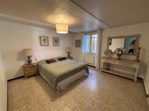 Maisons de vacances La pepite du Ventoux, petite piscine et salle de sport ! : photos des chambres