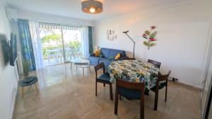Appartements Ref COLLINE by Palmes d or Properties : photos des chambres