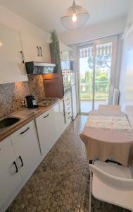 Appartements Ref COLLINE by Palmes d or Properties : photos des chambres