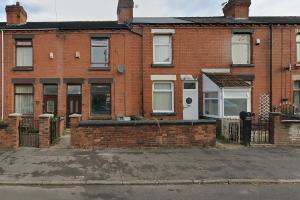 3BR, 6 min to central station, full kitchen