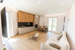 Luxury Seaside Escape - Coralia