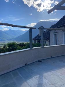 One-Bedroom Apartment with Balcony and Mountain View