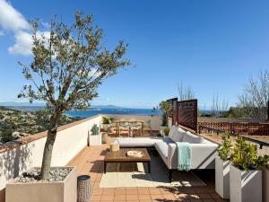 Begur Sunset 2 bedroom loft close to the center of Begur. With terrace and gorgeous sea views H42