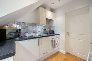 City Centre Entire Studio Apartment- Self check in