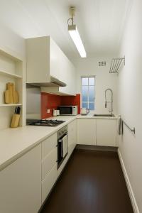 Elegant Potts Point unit - walk to Kings Cross station