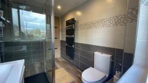 Appartements Le Havre d-Athena, App spacieux 2 chambres, Grand Jardin Prive, Sauna, WiFi & Abri Velos : photos des chambres