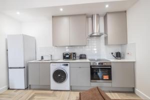 Luxury 2 Bed Apartment In The City Centre With Free Gym By The Pocklington - The Ceremonial Suite