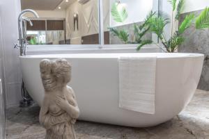 Luxury 2 Bed Apartment In The City Centre With Free Gym By The Pocklington - The Ceremonial Suite