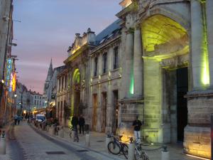 Joli studio lumineux- LA ROCHELLE - Port historique