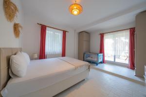 Villa Shato Turgut Daily Weekly Rentals