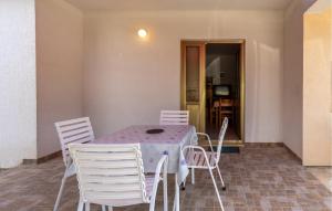 Lovely Apartment In Supetarska Draga