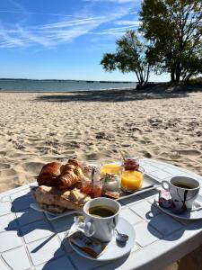 Maisons de vacances Maison de vacances avec piscine, a 2 pas de l-ocean Atlantique : photos des chambres