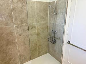 Eden Park Your Host Helper