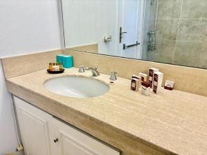 Eden Park Your Host Helper