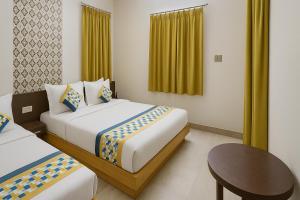 The Sky Comfort Hotel Shreenath - 10 Meters from Shreenathji Temple