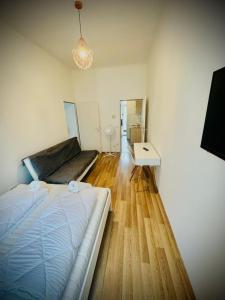 Affordable 2BR Apt, 10 Min from Westbahnhof