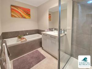 Mani Manor - Coastal Retreat - Linen Included