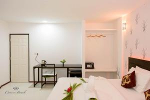 Beach Villa Maldives - hotel by the beach