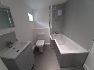 Bright & Comfy 3-Bedroom Flat in Kexgill