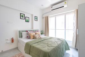 Trendy 2bhk Apartment near BKC