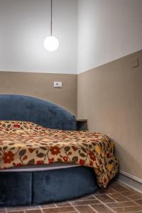 Apt Window on Venice