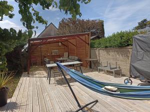 Petite maison sur terrain clos à 200 m de la plage