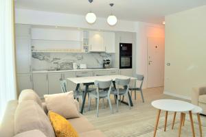 White Moon Apartment 302