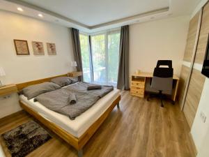 Three-Bedroom Premium Apartment with Balcony room in Silver Garden