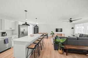Hilo Harmony - Spacious 3BR 2BA Getaway
