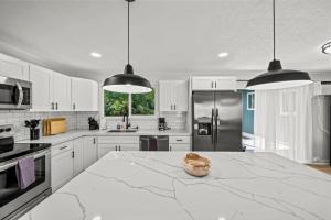 Hilo Harmony - Spacious 3BR 2BA Getaway