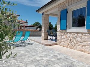 Stone House with Garden