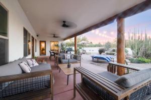 Grand Desert Getaway with Pool and Peloton with Sonos and Office