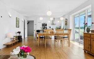 Amazing Home In Glesborg With Wifi