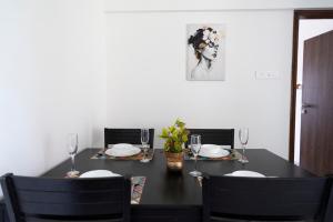 Vibrant, Elegant 2bhk Apt nr BKC