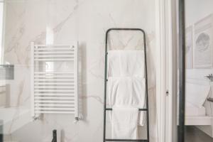 Urban Hub Apartments