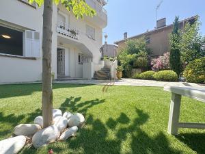 T3 private garden 2 steps from the center-Clim