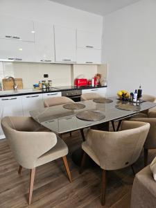 Splendid sea view, great location!