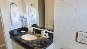 Lindo apartamento frente mar na Prainha com Ar Condicionado, Piscina