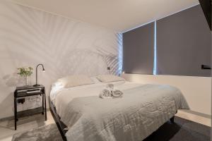 Stylish Downtown Santiago Studio for 2