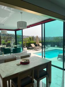 VILLA Cooper l HEATED Pool l PVT Garden I GOLF I SEA VIEWS