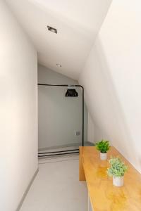 Luxury Elegant Penthouse 2 Bedrooms, 2 Bathrooms