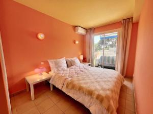 Appartement rénové 1 chambre à Cavalaire, proche plage, climatisé avec parking - FR-1-226B-107