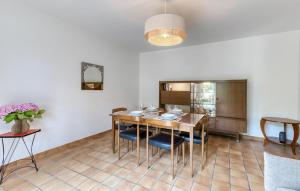 Maisons de vacances Charmante Maison Proche Plage : photos des chambres