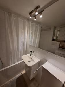 Antonys elli beach home