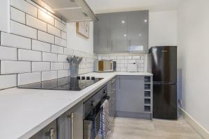 Sandown Home - 2 BR - 3Beds - Free Weekend Parking