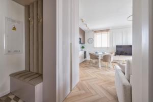 Horizon - 170 Deluxe by Grand Apartments