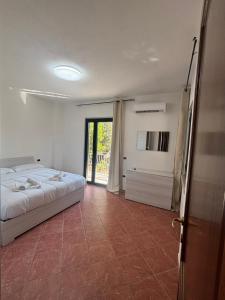 Villa with stunning views to the mountains 5km from the beach